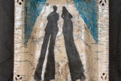 Raku gestookt kastje op metalen paneel 32x38,5 cm